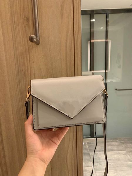 women designer's crossbody shoulder bags fashion style small size multiple colors with slot pockets pd20092906
women designer's crossbody shoulder bags fashion style small size multiple colors with slot pockets pd20092906