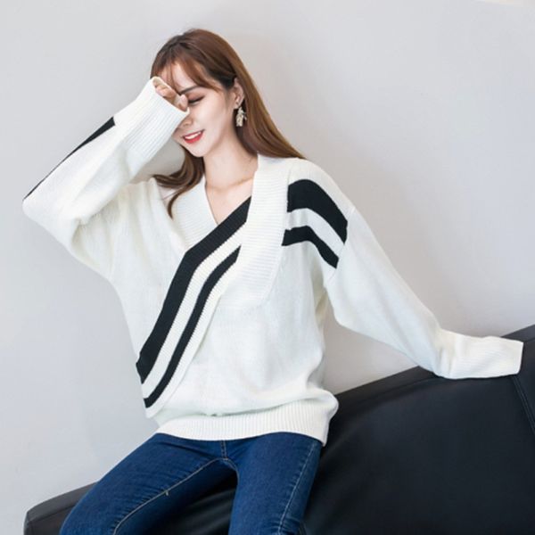 2020 осень новый ленивый стиль для женщин в гонконге свитер sweaterstyle шикарный большой выпуск свободно шить v-образным вырезом в полоску, White;black
2020 осень новый ленивый стиль для женщин в гонконге свитер sweaterstyle шикарный большой выпуск свободно шить v-образным вырезом в полоску, White;black