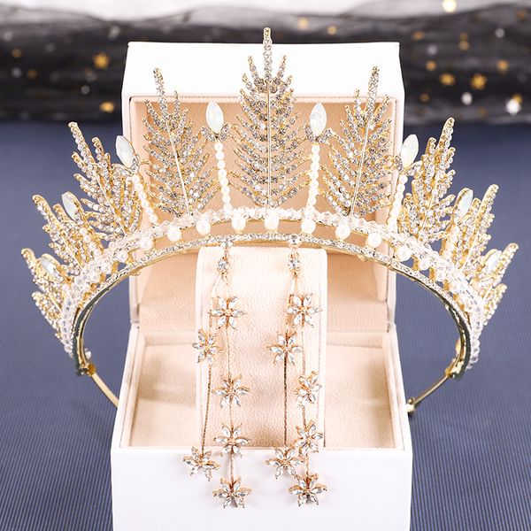 золотой свадебный венец высокого класса атмосфера белый марлевый головной убор корейский свадебные аксессуары три кусок набор, Silver 
золотой свадебный венец высокого класса атмосфера белый марлевый головной убор корейский свадебные аксессуары три кусок набор, Silver