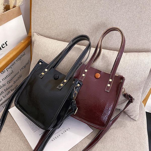 totes bags women large capacity handbags ladies casual pu solid shoulder messenger bag female retro daily lady elegant bolsos
totes bags women large capacity handbags ladies casual pu solid shoulder messenger bag female retro daily lady elegant bolsos
