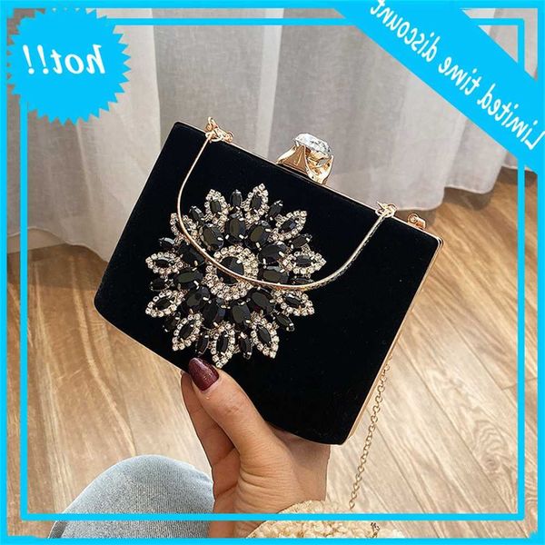 2021 women new fashion winter inlaid hand take party bag europe and america temperament ladies designers crossbody bags
2021 women new fashion winter inlaid hand take party bag europe and america temperament ladies designers crossbody bags