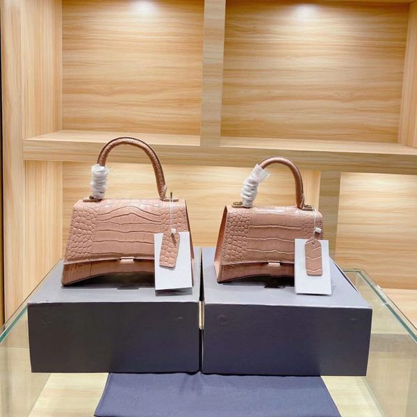 toles bags genuine leather plain shoulder luxury brand design crocodile pattern high-end messenger
toles bags genuine leather plain shoulder luxury brand design crocodile pattern high-end messenger