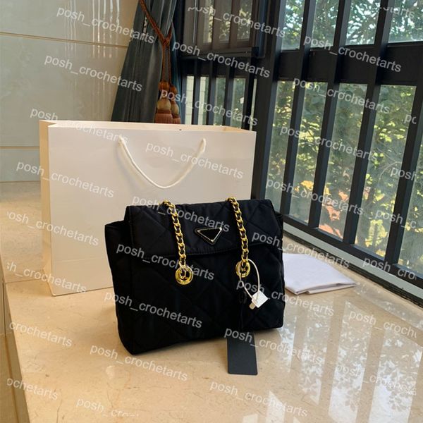 nylon vintage hobo bag with gold chain waterproof women's hobo in light weight zipper closure hobo for women's handbag purses
nylon vintage hobo bag with gold chain waterproof women's hobo in light weight zipper closure hobo for women's handbag purses