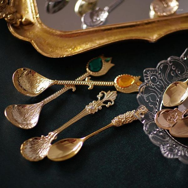 1pc alloy crystal retro coffee spoon carved flower small spoonful dessert spoons for afternoon little gift for souvenir1
1pc alloy crystal retro coffee spoon carved flower small spoonful dessert spoons for afternoon little gift for souvenir1