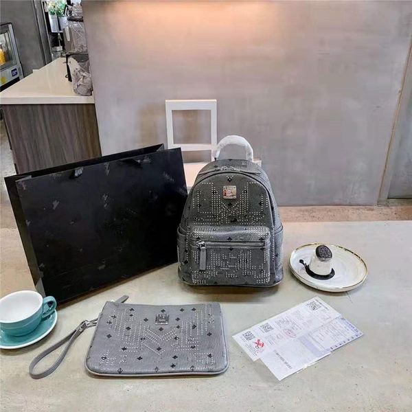 new fund of 2020 autumn winters is fashionable joker printing rivet backpack oblique cross bag that women's a designer shoulder bag
new fund of 2020 autumn winters is fashionable joker printing rivet backpack oblique cross bag that women's a designer shoulder bag