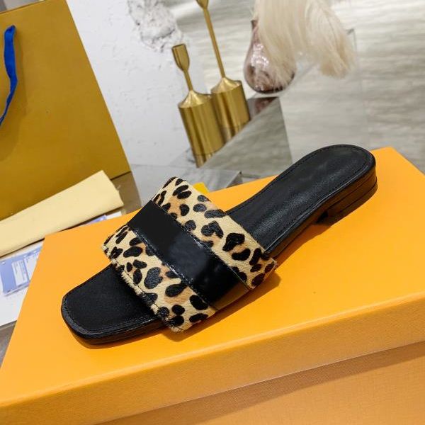 2022 summer women designer slippers leather metal buckle decoration daily home leisure flat shoes scuffs beach travel girls high heels slide, Black
2022 summer women designer slippers leather metal buckle decoration daily home leisure flat shoes scuffs beach travel girls high heels slide, Black