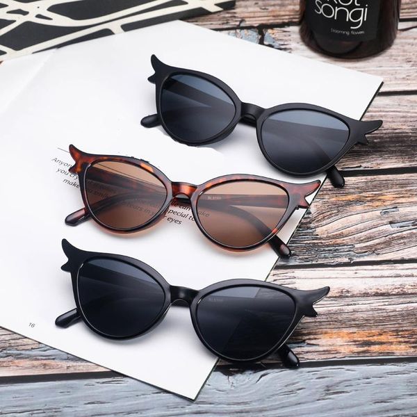 sunglasses vintage cateye women retro small cat eye sun glasses brand designer colorful eyewear for female, White;black
sunglasses vintage cateye women retro small cat eye sun glasses brand designer colorful eyewear for female, White;black