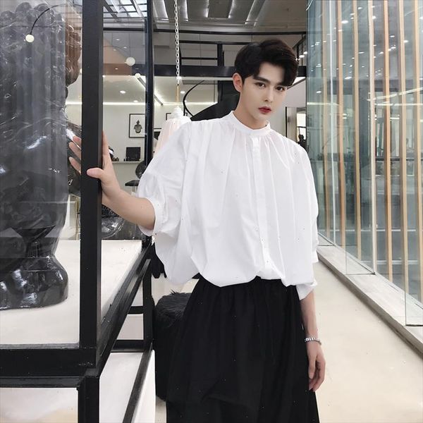 2021 new summer england style unique curved hem design shirts for men casual loose bat sleeve shirts men, White;black
2021 new summer england style unique curved hem design shirts for men casual loose bat sleeve shirts men, White;black