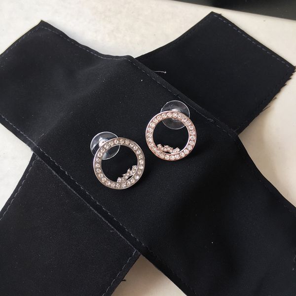 stud women's designer earrings ring pearl inlaid diamond c letter 925 silver needle luxury earring, Golden;silver
stud women's designer earrings ring pearl inlaid diamond c letter 925 silver needle luxury earring, Golden;silver