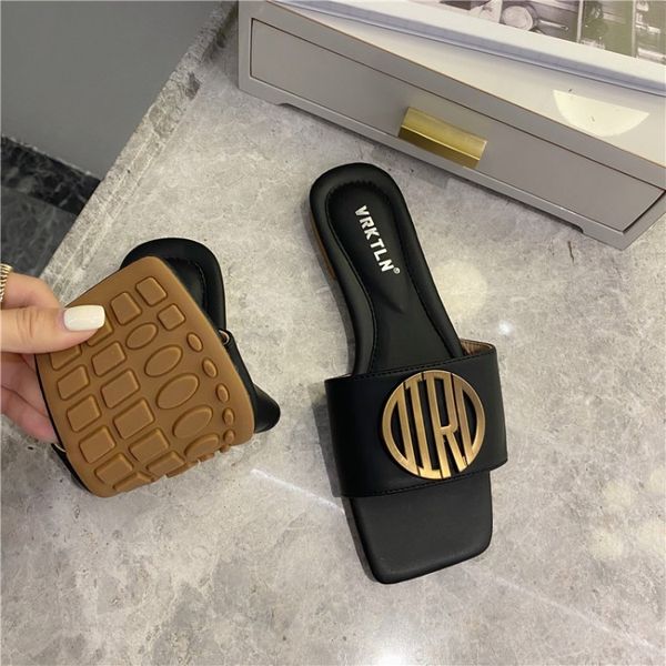 2020 women slippers sandals shoes comfy antiskid flat sole slippers woman metal decoration sandals slides beach shoes x1020, Black
2020 women slippers sandals shoes comfy antiskid flat sole slippers woman metal decoration sandals slides beach shoes x1020, Black