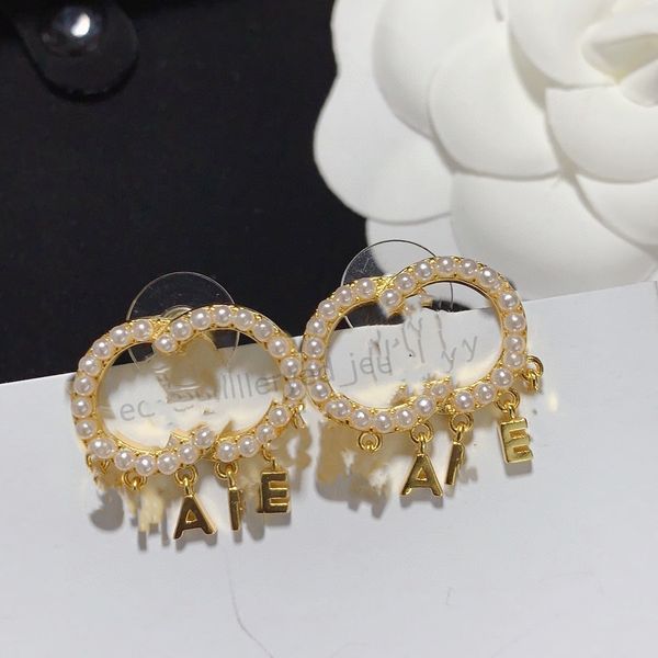 2022 luxury designer hoop gold pearl tassel letter earrings women's party wedding couple gift jewelry 925 silver alex ani, Golden;silver
2022 luxury designer hoop gold pearl tassel letter earrings women's party wedding couple gift jewelry 925 silver alex ani, Golden;silver