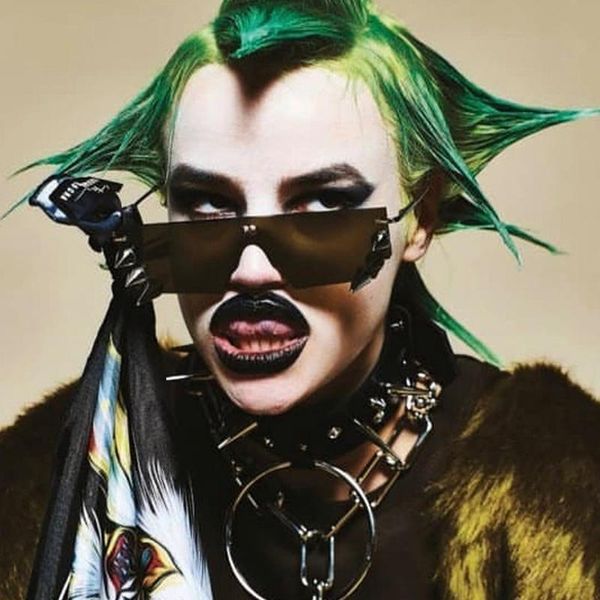 qpeclou 2020 new vintage metal punk sunglasses women brand designer exaggerating unique rivet sun glasses men party eyewear, White;black
qpeclou 2020 new vintage metal punk sunglasses women brand designer exaggerating unique rivet sun glasses men party eyewear, White;black