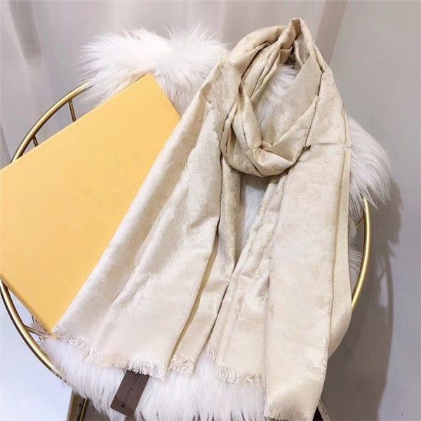 2021 fashion autumn and winter letter flower silk scarves timeless classic super long shawl fashion women's soft silk and wool, Blue;gray
2021 fashion autumn and winter letter flower silk scarves timeless classic super long shawl fashion women's soft silk and wool, Blue;gray
