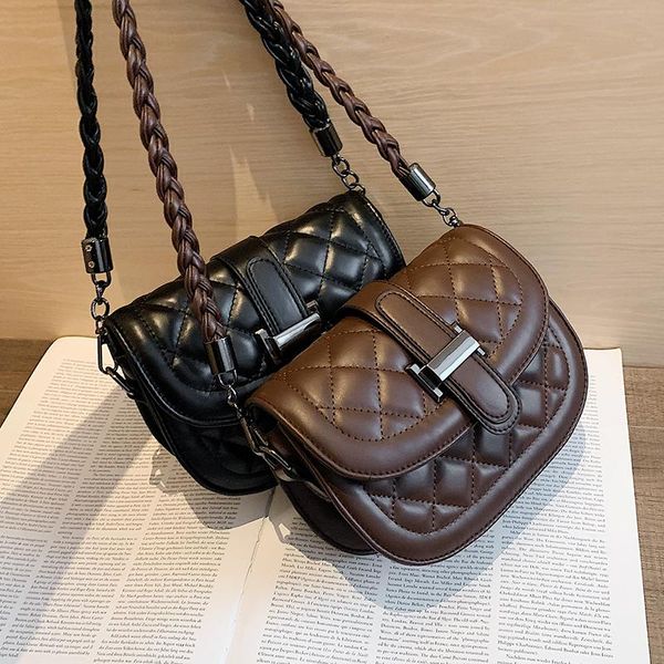 unique design lingge ladies bag 2020 fall/winter new fashion messenger bag shoulder underarm saddle width: 20cm
unique design lingge ladies bag 2020 fall/winter new fashion messenger bag shoulder underarm saddle width: 20cm