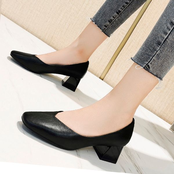 thick soft leather granny women's middle heel 2020 new autumn korean versatile square head single shoes v-mouth high heels
thick soft leather granny women's middle heel 2020 new autumn korean versatile square head single shoes v-mouth high heels