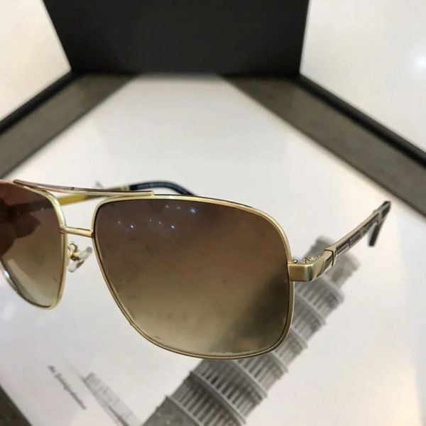 2021 men and women sunglasses metal full frame designer women sunglasses classic popular full frame sunglasses with box, White;black
2021 men and women sunglasses metal full frame designer women sunglasses classic popular full frame sunglasses with box, White;black