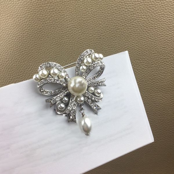 new brand fashion jewelry vintage lovely style bowknot brooch party sweater brooche flower pearls fashion bowknot brooches 201009, Gray
new brand fashion jewelry vintage lovely style bowknot brooch party sweater brooche flower pearls fashion bowknot brooches 201009, Gray