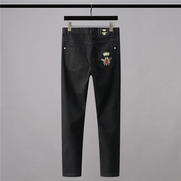 2021 high new classic vintage biting luxury crown bee embroidery cotton jeans denim comfort pants 28-38 # n404 e8ae, Blue
2021 high new classic vintage biting luxury crown bee embroidery cotton jeans denim comfort pants 28-38 # n404 e8ae, Blue