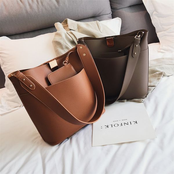 casual large buckets bag for women designer wide strap shoulder bags luxury pu leather crossbody bag lady big totes female purse c1016
casual large buckets bag for women designer wide strap shoulder bags luxury pu leather crossbody bag lady big totes female purse c1016