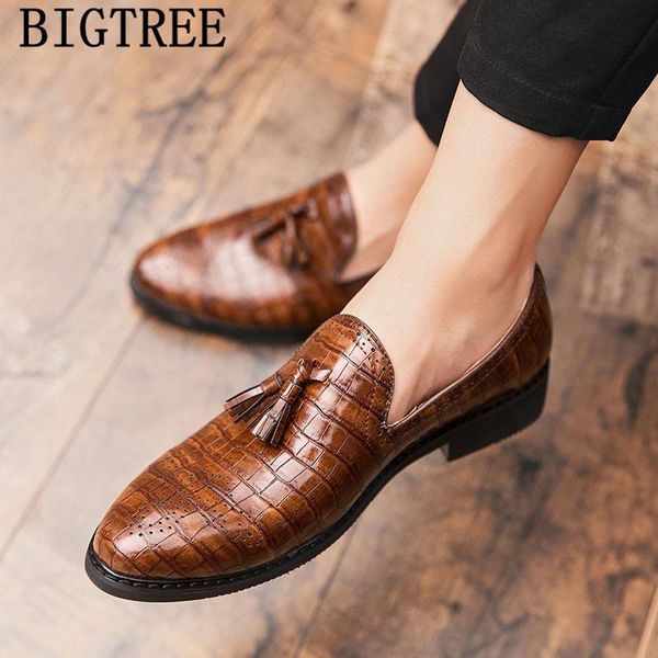 brogue shoes men formal tassel leather shoes men classic loafers dress italian brand sepatu slip on pria big size 48, Black
brogue shoes men formal tassel leather shoes men classic loafers dress italian brand sepatu slip on pria big size 48, Black