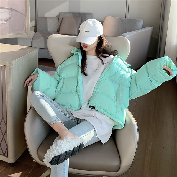 the main product is the straight tube short slim bread coat cotton coat in korean ice cream color, Black
the main product is the straight tube short slim bread coat cotton coat in korean ice cream color, Black