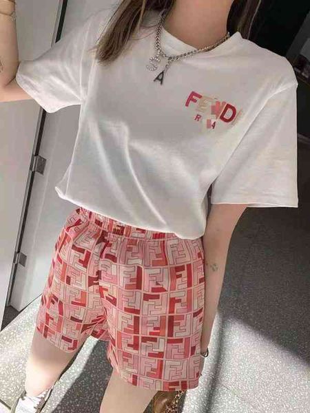 2022 factory wholesale new summer leisure sports suit women's short sleeve shorts two-piece set of korean embroidered letters, Gray
2022 factory wholesale new summer leisure sports suit women's short sleeve shorts two-piece set of korean embroidered letters, Gray