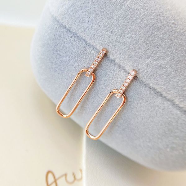 2022 fashion love earrings stud womens luxury exquisite workmanship leisure versatile essential small fresh earring very nice, Golden;silver
2022 fashion love earrings stud womens luxury exquisite workmanship leisure versatile essential small fresh earring very nice, Golden;silver