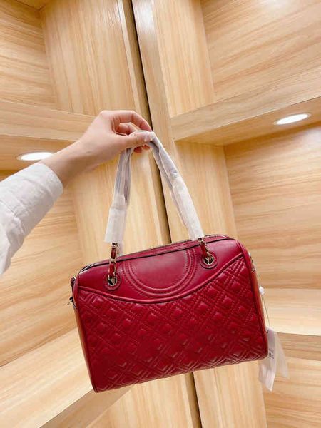 shoulder bags luxury brand fashion simple small square bag women's designer capacity real leather chain phone handbags 1220
shoulder bags luxury brand fashion simple small square bag women's designer capacity real leather chain phone handbags 1220