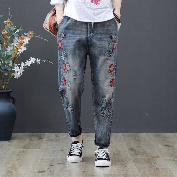 summer new arts style women flower embroidered jeans elastic waist loose denim harem pants plus size vintage ripped jeans d555 201223, Blue
summer new arts style women flower embroidered jeans elastic waist loose denim harem pants plus size vintage ripped jeans d555 201223, Blue
