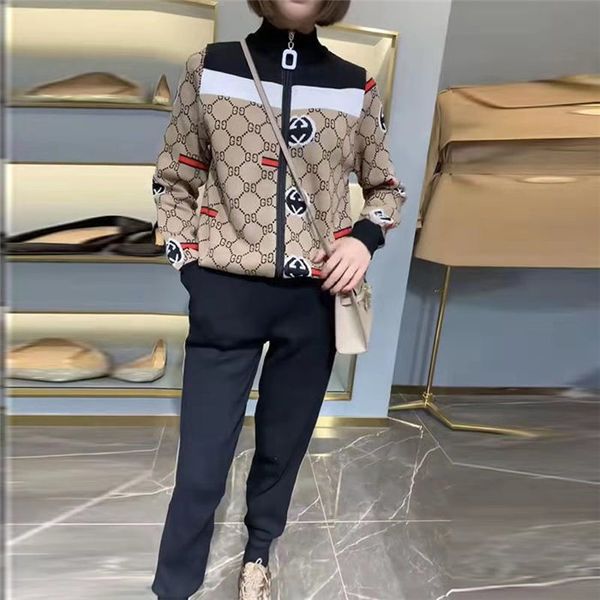 2021 классическая женская спортивная одежда sportswear hoodie top + брюки 2 части женского костюма одежда мода спортивная одежда женская диз, Gray
2021 классическая женская спортивная одежда sportswear hoodie top + брюки 2 части женского костюма одежда мода спортивная одежда женская диз, Gray