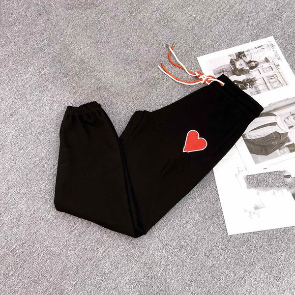 2021early spring new luxury design super classic red heart three-dimensional embroidery waist rope plus velvet warm lady pants ing, Black;white 
2021early spring new luxury design super classic red heart three-dimensional embroidery waist rope plus velvet warm lady pants ing, Black;white