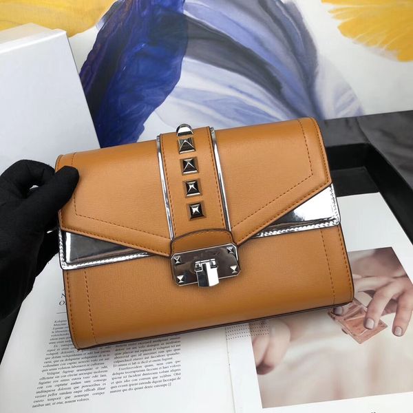 purses and handbags luxury designer leather ladies shoulder bag large capacity fashion messenger bag classic chain bag
purses and handbags luxury designer leather ladies shoulder bag large capacity fashion messenger bag classic chain bag