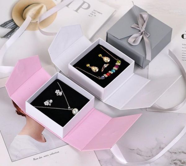 ribbon jewelry gift box general gift wrap boxes ring necklace earring box valentine's day present supplies1
ribbon jewelry gift box general gift wrap boxes ring necklace earring box valentine's day present supplies1