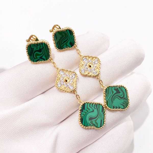 luxury stud earrings designer love earring cleef jewelry gift party clover screw wedding van couple fashion carti very good 0063, Golden;silver
luxury stud earrings designer love earring cleef jewelry gift party clover screw wedding van couple fashion carti very good 0063, Golden;silver