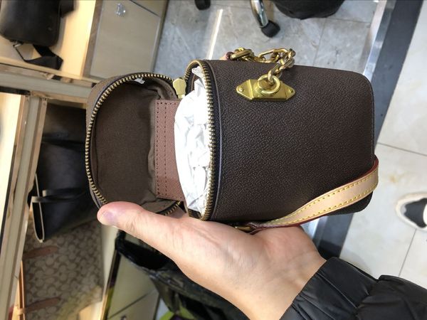 high-end quality famous bookbag should classic brand new designer women or men messenger cross bags body 8973 fashion arrival schoo ipcc, Red;black
high-end quality famous bookbag should classic brand new designer women or men messenger cross bags body 8973 fashion arrival schoo ipcc, Red;black