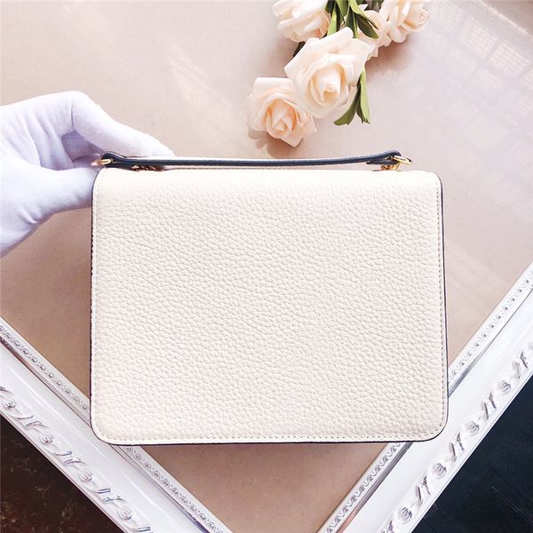 the new 2020 fashion casual womens one-shoulder bag features a thick cowhide with a strong chain
the new 2020 fashion casual womens one-shoulder bag features a thick cowhide with a strong chain