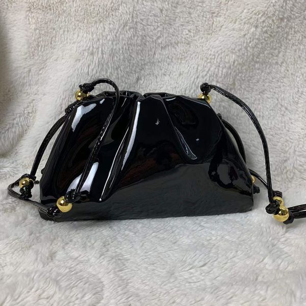 fashion women shoulder bags shiny leather purse messenger bag small gold beads clip bag pleated plaid clutch vintage red brown green colores
fashion women shoulder bags shiny leather purse messenger bag small gold beads clip bag pleated plaid clutch vintage red brown green colores