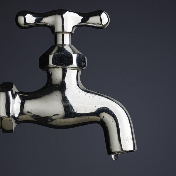 basin faucets antique bronze brass swivel bathroom sink faucet 2 handle deck toilet washbasin mixer water taps wc taps
basin faucets antique bronze brass swivel bathroom sink faucet 2 handle deck toilet washbasin mixer water taps wc taps