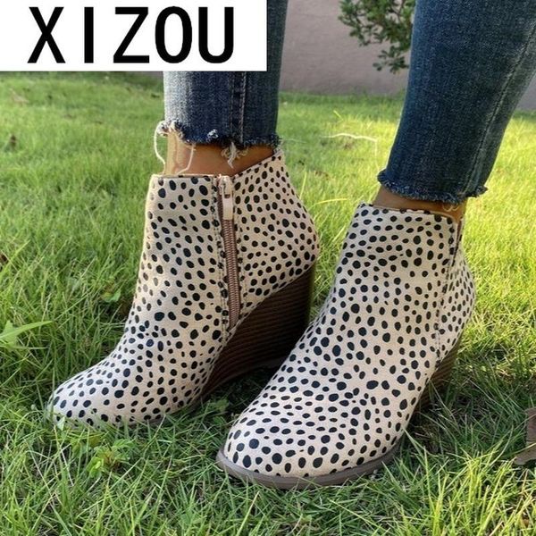 2020 new style fashion women boots round head low square heel suede waterproof boots woman autumn winter casual ankle, Black
2020 new style fashion women boots round head low square heel suede waterproof boots woman autumn winter casual ankle, Black