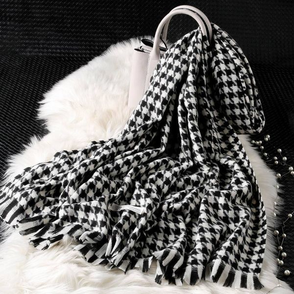 new classic thousand bird plaid cashmere plaid scarf for autumn and winter 2020, Blue;gray 
new classic thousand bird plaid cashmere plaid scarf for autumn and winter 2020, Blue;gray