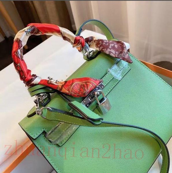 2021 5a luxurys designers leather clutch bag women fashion tote crossbody bags handbags gold silver buckle bags leather shoulder bags
2021 5a luxurys designers leather clutch bag women fashion tote crossbody bags handbags gold silver buckle bags leather shoulder bags