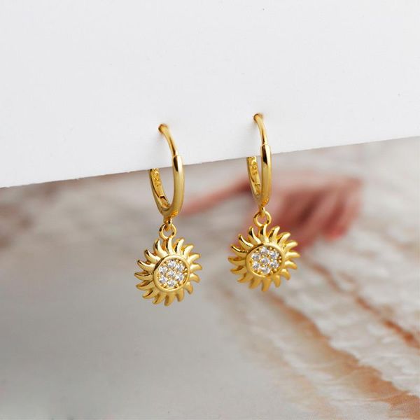 sun flower earrings gold 925 sterling silver huggie hoop earring for women trendy zirconia jewelry ear accessories girl gift, Golden;silver
sun flower earrings gold 925 sterling silver huggie hoop earring for women trendy zirconia jewelry ear accessories girl gift, Golden;silver