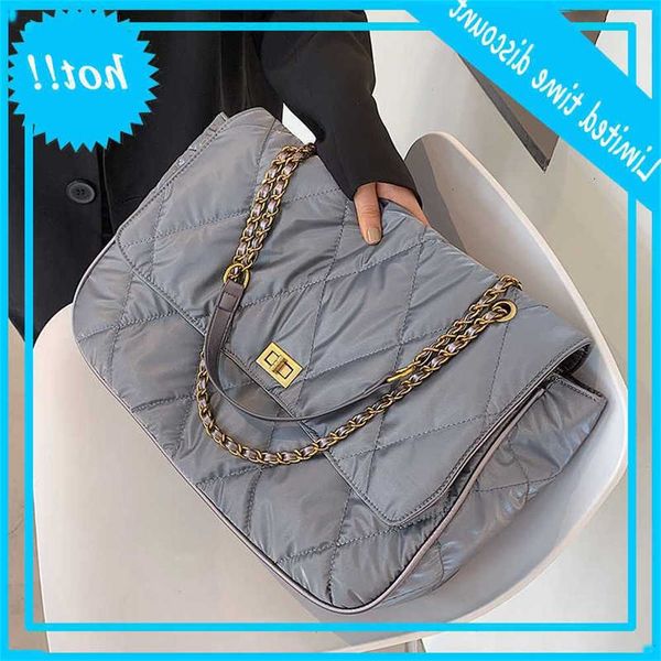 large female synthetic skin robber, high capacity chain handbag, simple, travel, winter, 2021
large female synthetic skin robber, high capacity chain handbag, simple, travel, winter, 2021