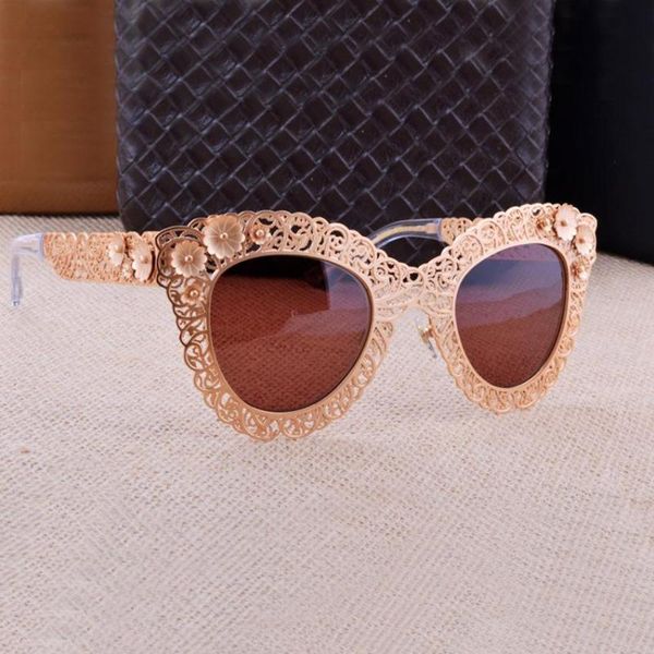 sunglasses laura fairy luxury women brand d vintage style beautiful metal carving fashion polarized 2021, White;black
sunglasses laura fairy luxury women brand d vintage style beautiful metal carving fashion polarized 2021, White;black