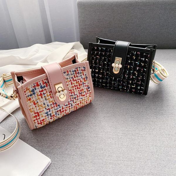 2020 fashion female woolen square crossbody bag autumn winter female striped shoulder handbag women's designer bolsa feminina
2020 fashion female woolen square crossbody bag autumn winter female striped shoulder handbag women's designer bolsa feminina