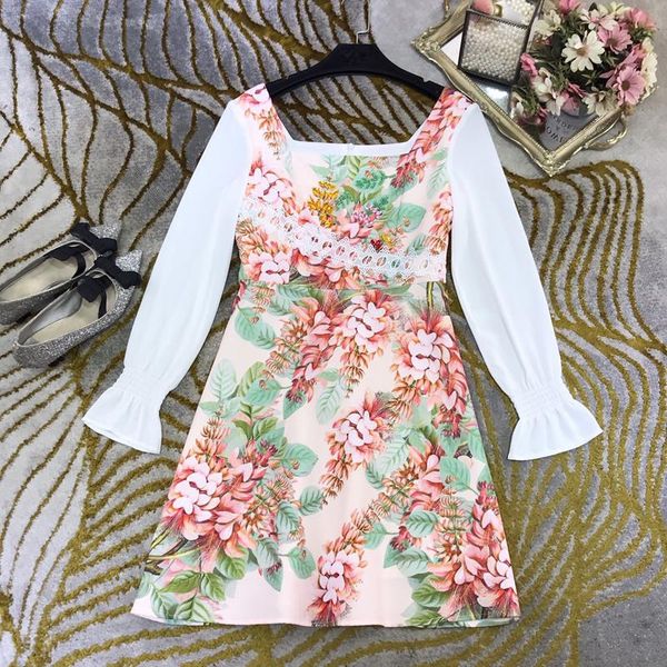 12.28 vintage fashion square collar lace patchwork print beading flare sleeve dress women spring new, Black;gray
12.28 vintage fashion square collar lace patchwork print beading flare sleeve dress women spring new, Black;gray