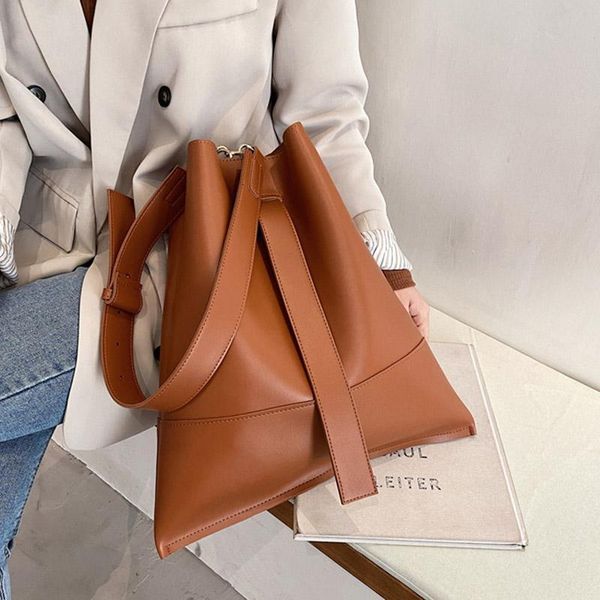 luxury women's bucket bag high capacity women crossbody shoulder bags big pu leather ladies handbag 2021 brand designer lady bag
luxury women's bucket bag high capacity women crossbody shoulder bags big pu leather ladies handbag 2021 brand designer lady bag