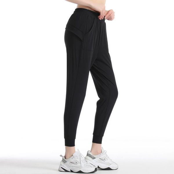 women's jogger pants high-waist trousers solid sports loose yoga pants fast dry no trace pockets bottoms, White;red
women's jogger pants high-waist trousers solid sports loose yoga pants fast dry no trace pockets bottoms, White;red