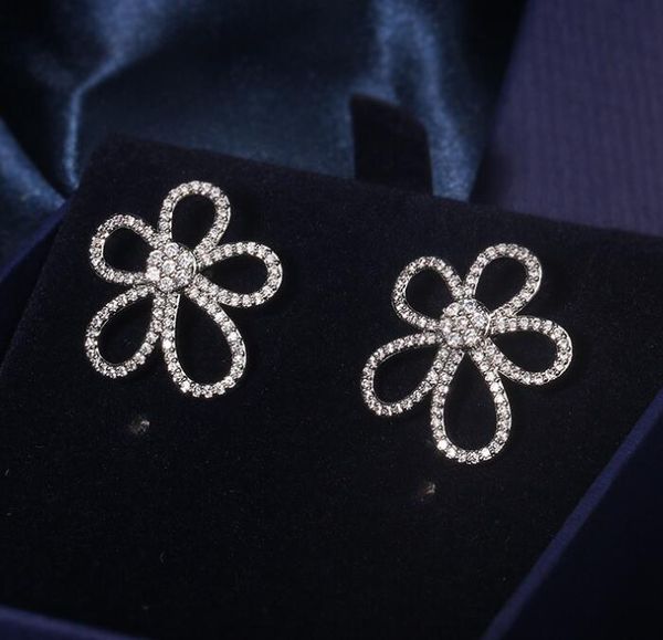 fashion luxury designer sterling silver flower necklace earrings rings with shining crystal stone women jewelry pendant necklaces, Golden;silver
fashion luxury designer sterling silver flower necklace earrings rings with shining crystal stone women jewelry pendant necklaces, Golden;silver