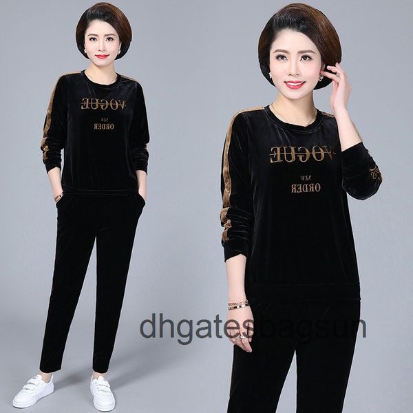 mother's spring dress foreign style coat 40-year-old 50 middle-aged and elderly golden velvet sports suit female autumn, Black
mother's spring dress foreign style coat 40-year-old 50 middle-aged and elderly golden velvet sports suit female autumn, Black